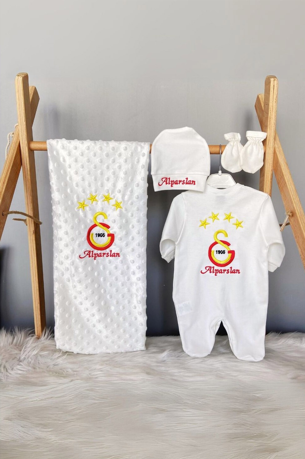 Galatasaray Taraftar Modelli 4'lü Hastane Çıkışı Seti (Nohut Battaniyeli)