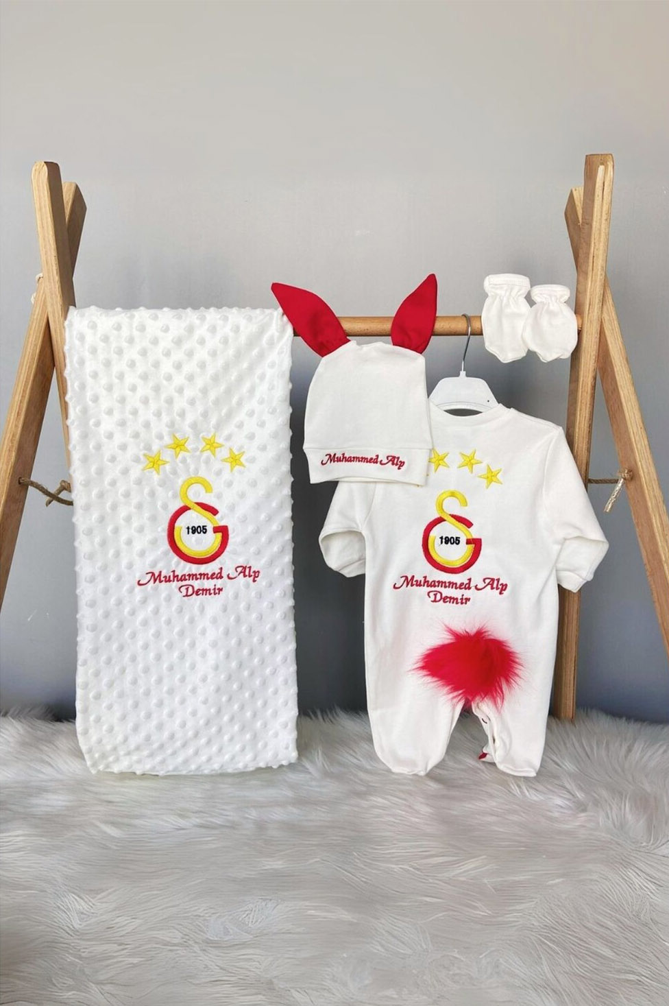 Galatasaray Taraftar Modelli Kulaklı 4'lü Hastane Çıkışı Seti