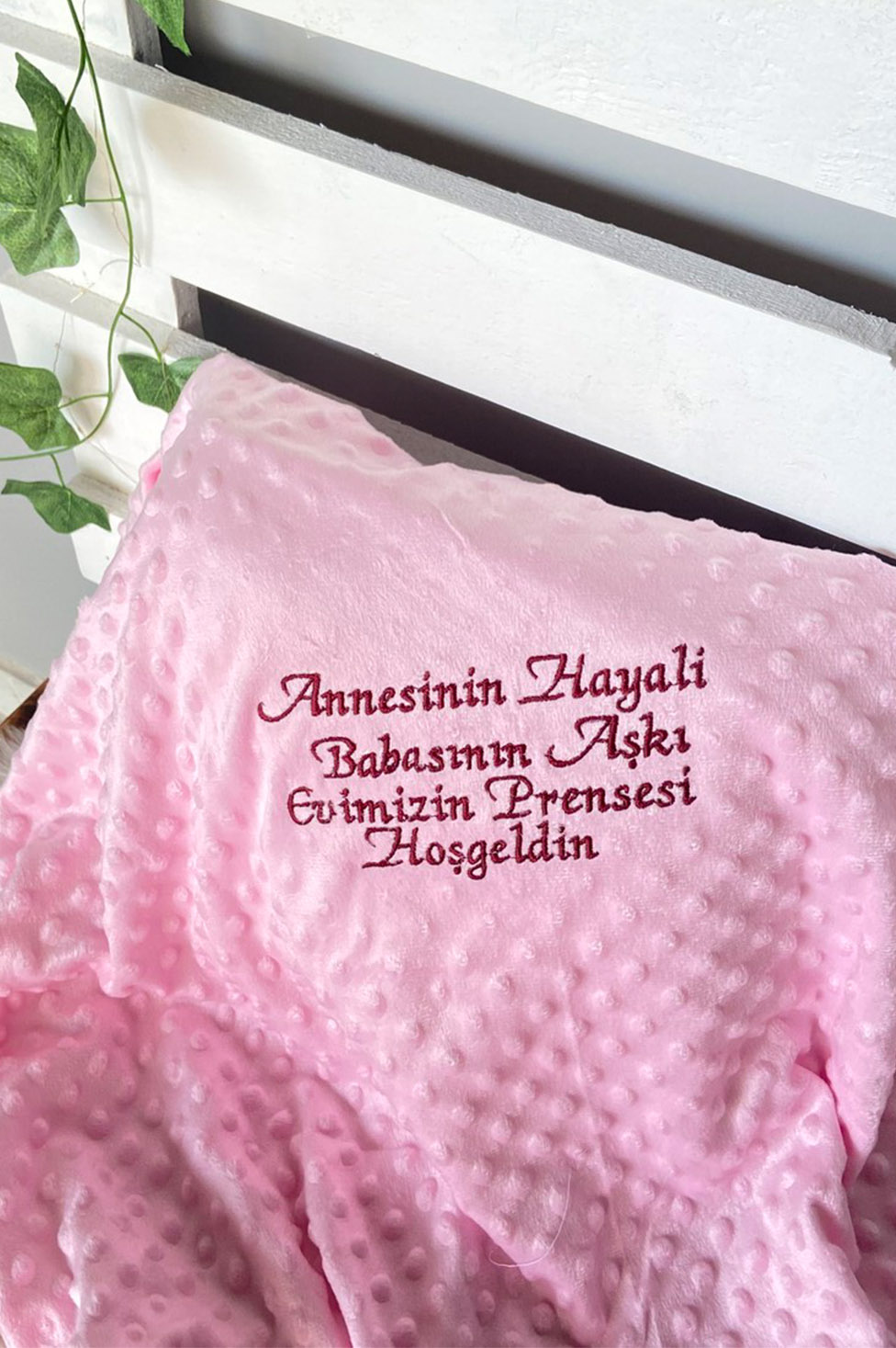 Pembe Renkli ve Özel Yazılı Bebek Battaniyesi